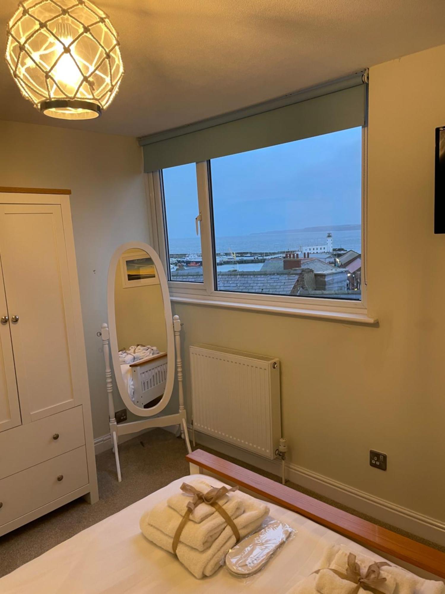 Lighthouse View, One Min From Harbour & Beach Apartment Scarborough Exterior photo